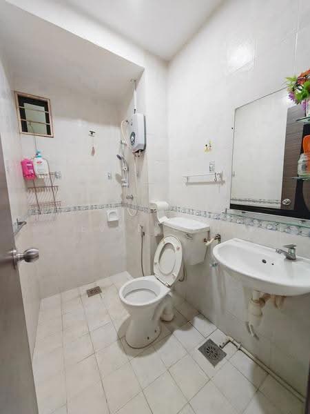 Semi-Detached House for Sale in Taman Mutiara Indah (Puchong) - Evan Goh - Bathroom - PropertyGuru.com.my