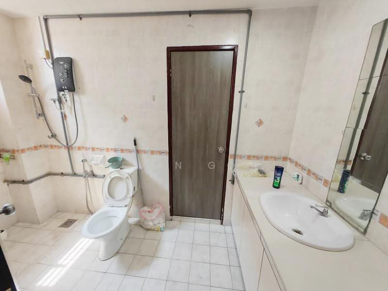 Semi-Detached House for Sale in Taman Mutiara Indah (Puchong) - Evan Goh - Bathroom - PropertyGuru.com.my