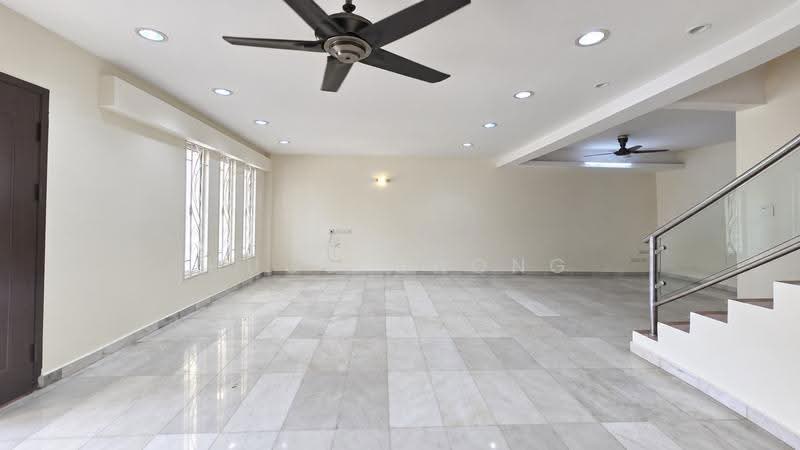 Rumah Teres 2-Tingkat untuk Dijual di Taman Overseas Union (Taman Oug) (Jalan Klang Lama (Old Klang Road)) - Hugo Chong - Living Room - PropertyGuru.com.my