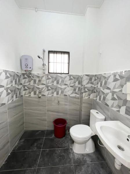 Terraced House for Sale in Bandar Puteri Klang (Klang) - Rylin Tan - Bathroom - PropertyGuru.com.my