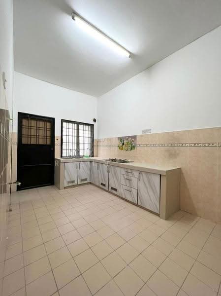 Terraced House for Sale in Bandar Puteri Klang (Klang) - Rylin Tan - Kitchen - PropertyGuru.com.my