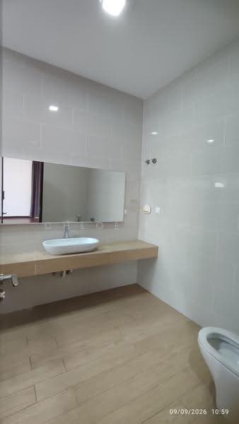 Rumah Berkembar untuk Dijual di Telok Panglima Garang (Selangor) - Chloe Tan - Bathroom - PropertyGuru.com.my