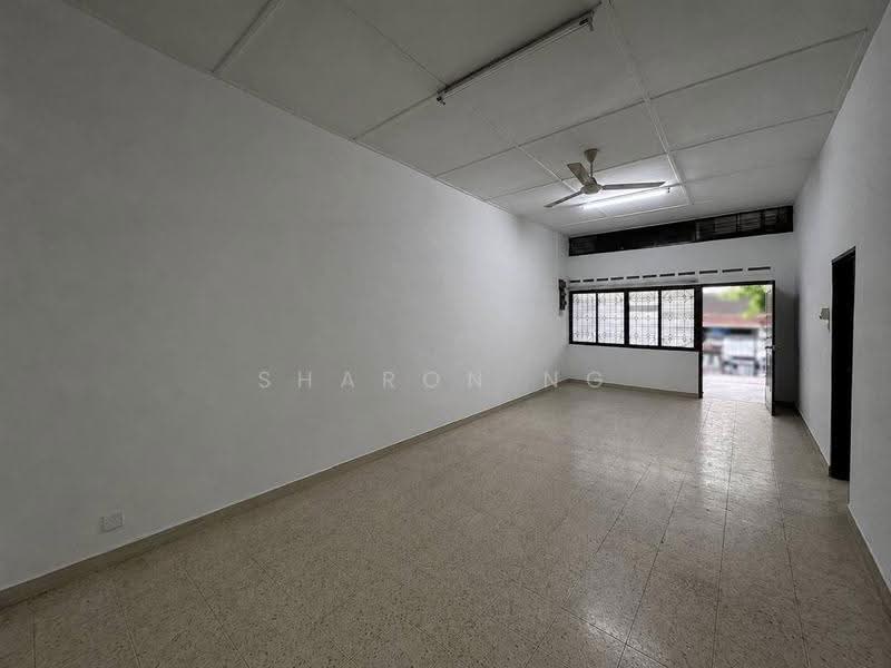 Semi-Detached House for Sale in Taman Dato Penggawa Barat (Tampoi) - Sharon Ng - Living Room - PropertyGuru.com.my
