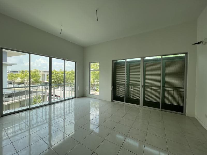 Rumah Teres 2-Tingkat untuk Dijual di Bandar Saujana Putra (Tanjong Duabelas) - Miki You - Living Room - PropertyGuru.com.my