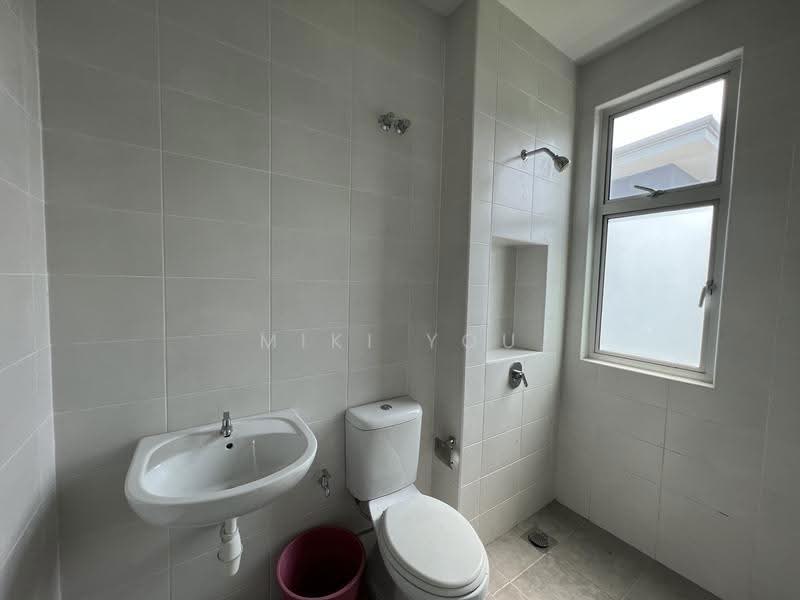 Rumah Teres 2-Tingkat untuk Dijual di Bandar Saujana Putra (Tanjong Duabelas) - Miki You - Bathroom - PropertyGuru.com.my