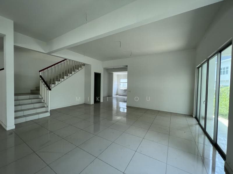 Rumah Teres 2-Tingkat untuk Dijual di Bandar Saujana Putra (Tanjong Duabelas) - Miki You - Living Room - PropertyGuru.com.my