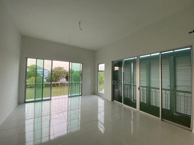 Rumah Teres 2-Tingkat untuk Dijual di Bandar Saujana Putra (Tanjong Duabelas) - Miki You - Living Room - PropertyGuru.com.my