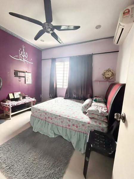 Kondominium untuk Dijual di Astana Lumayan - Kweenie Chong - Bedroom - PropertyGuru.com.my