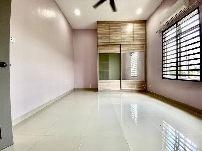 Bungalow House for Sale in Sungai Merab (Dengkil) - Azli Ibrahim - PropertyGuru.com.my