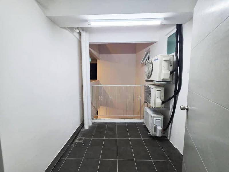 Kondominium untuk Disewa di Fairview Residence - Jerry Tan - Corridor - PropertyGuru.com.my