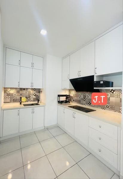 Kondominium untuk Dijual di The Brezza - Jess Teo - Kitchen - PropertyGuru.com.my