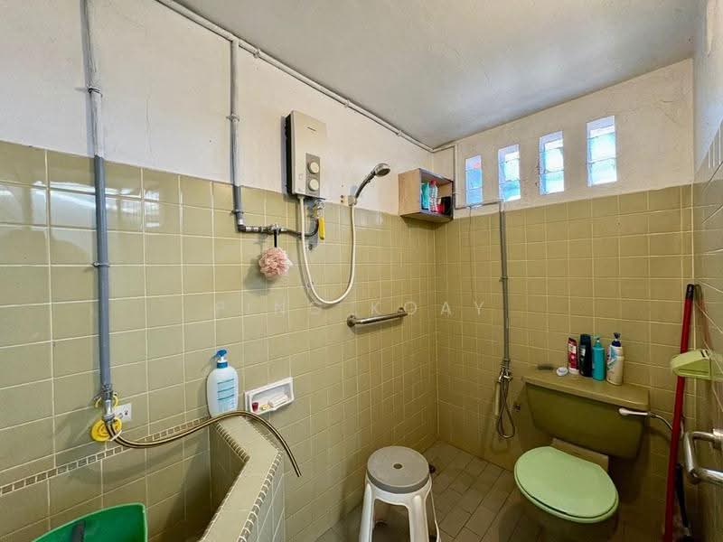 Rumah Berkembar untuk Dijual di Jelutong (Penang) - Ping Koay - Bathroom - PropertyGuru.com.my