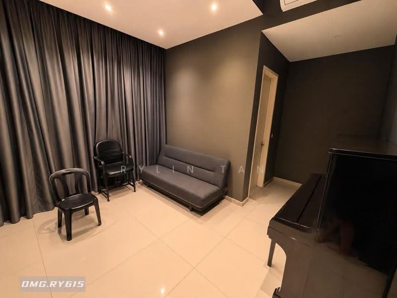 Rumah Berkembar untuk Dijual di Telok Panglima Garang (Selangor) - Rylin Tan - Living Room - PropertyGuru.com.my