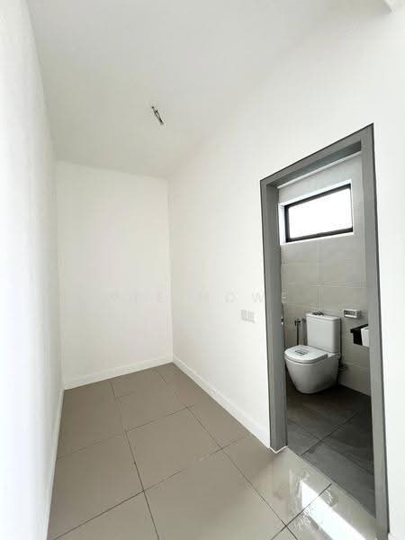 2-storey Terraced House for Sale in Bandar Dato Onn (Tebrau) - Wee Howe - Bathroom - PropertyGuru.com.my