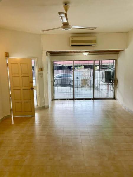 Rumah Teres 2-Tingkat untuk Dijual di Ampang (Selangor) - Shaziery Iskandar - Living Room - PropertyGuru.com.my