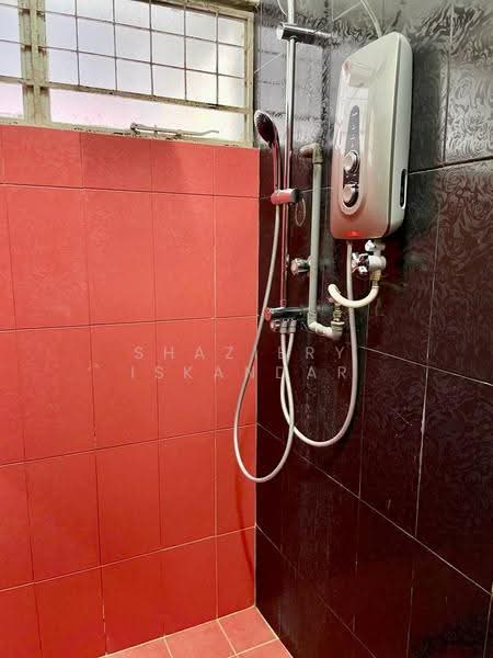 Rumah Teres 2-Tingkat untuk Dijual di Ampang (Selangor) - Shaziery Iskandar - Bathroom - PropertyGuru.com.my