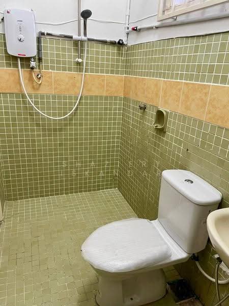 Rumah Teres 2-Tingkat untuk Dijual di Ampang (Selangor) - Shaziery Iskandar - Bathroom - PropertyGuru.com.my