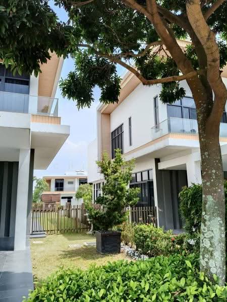 Rumah Berkembar untuk Dijual di Eco Sanctuary (Telok Panglima Garang) - Chloe Tan - PropertyGuru.com.my