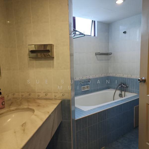 Condominium for Rent at Marina Bay Condominium - Sue Surjani Muis - Bathroom - PropertyGuru.com.my