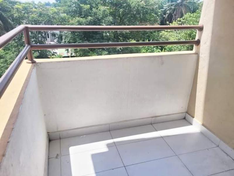Pangsapuri untuk Dijual di Golden Villa - YOUGESWARAN RAMADAS - Balcony - PropertyGuru.com.my