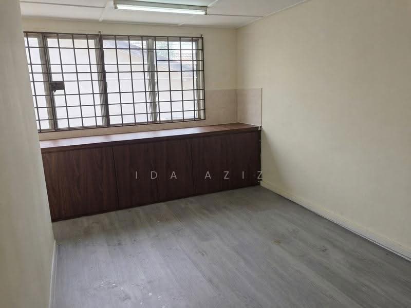 Shop / Office for Rent in Taman Molek (Johor Bahru) - Ida Aziz - Interior - PropertyGuru.com.my
