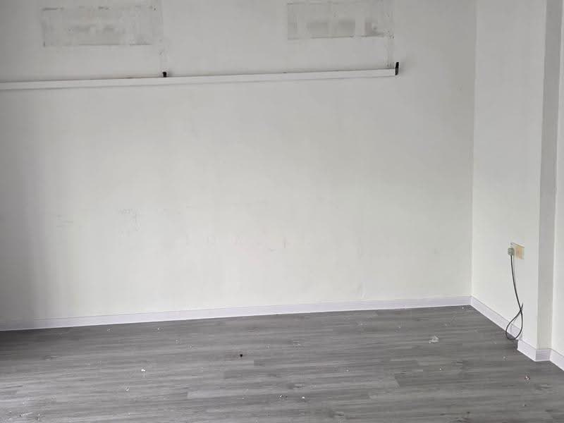 Shop / Office for Rent in Taman Molek (Johor Bahru) - Ida Aziz - Interior - PropertyGuru.com.my