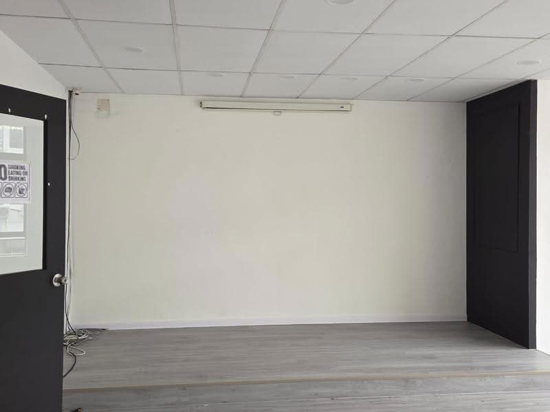Shop / Office for Rent in Taman Molek (Johor Bahru) - Ida Aziz - Interior - PropertyGuru.com.my