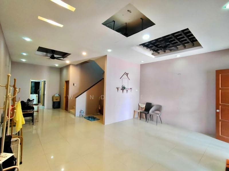 Rumah Teres 2-Tingkat untuk Dijual di Taman Mesra Permai (Butterworth) - Wendy Pey - Living Room - PropertyGuru.com.my