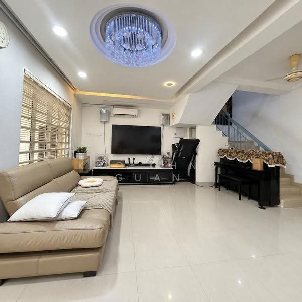 Rumah Teres 2-Tingkat untuk Dijual di TAMAN PUCHONG UTAMA (Puchong) - Kho Chng Guan - Living Room - PropertyGuru.com.my