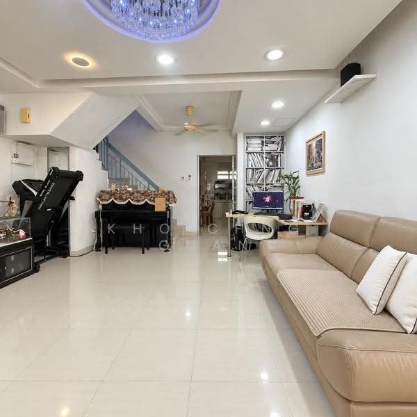 Rumah Teres 2-Tingkat untuk Dijual di TAMAN PUCHONG UTAMA (Puchong) - Kho Chng Guan - Living Room - PropertyGuru.com.my