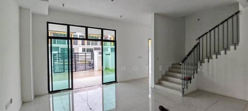 Rumah Teres 2-Tingkat untuk Dijual di Bandar Dato Onn (Tebrau) - Wee Howe - Living Room - PropertyGuru.com.my