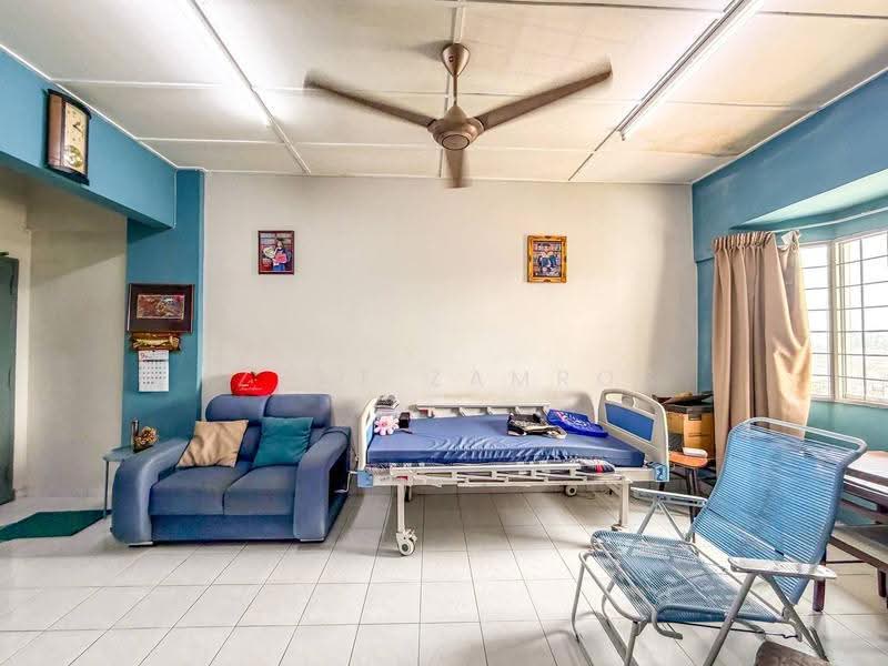 Condominium for Sale at Sri Hijau - Izzat Zamros - Living Room - PropertyGuru.com.my