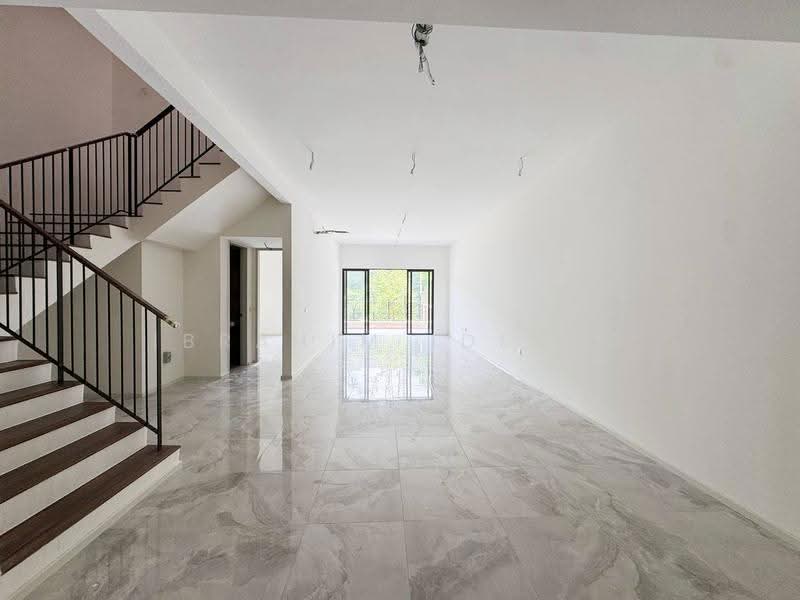 Rumah Teres 3-Tingkat untuk Dijual di Taman Melawati (Ulu Kelang) - Ibrahim Iderus - Living Room - PropertyGuru.com.my