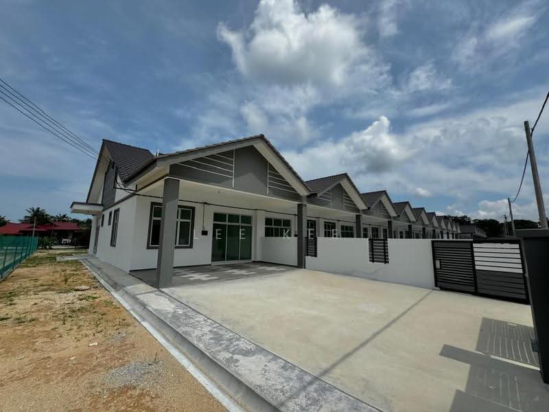 Rumah Teres 1-Tingkat untuk Dijual di Batu Pahat (Johor) - Lee Kee - PropertyGuru.com.my