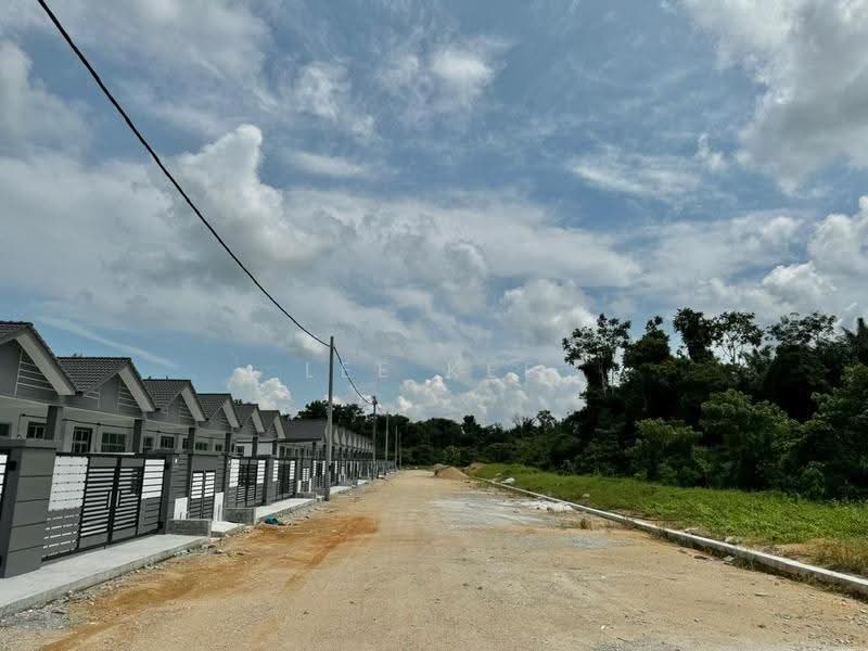 Rumah Teres 1-Tingkat untuk Dijual di Batu Pahat (Johor) - Lee Kee - Exterior - PropertyGuru.com.my