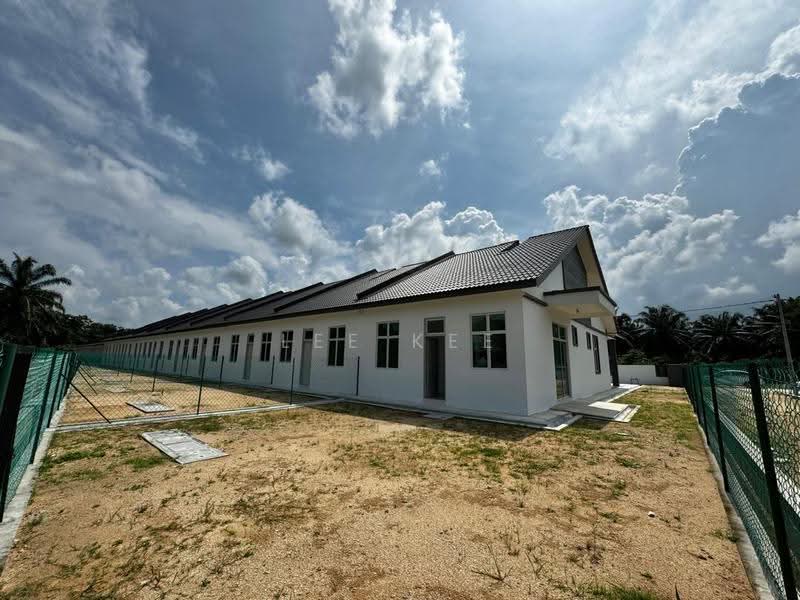 Rumah Teres 1-Tingkat untuk Dijual di Batu Pahat (Johor) - Lee Kee - Exterior - PropertyGuru.com.my