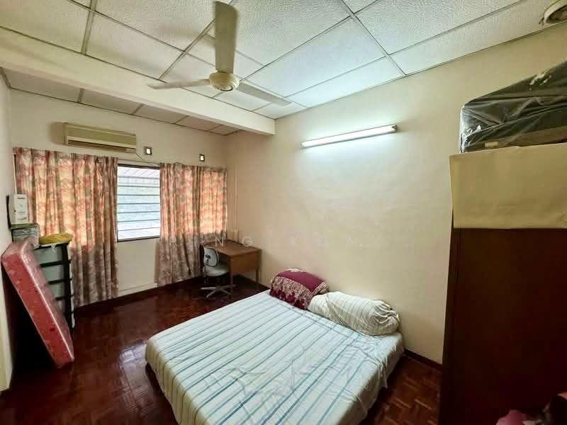Rumah Teres 2-Tingkat untuk Dijual di Jelutong (Penang) - Ping Koay - Bedroom - PropertyGuru.com.my
