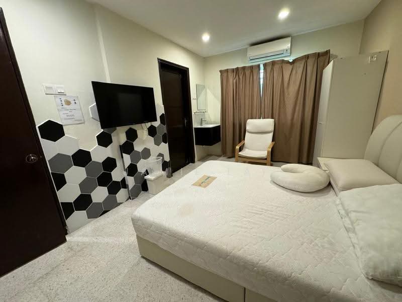 Bungalow House untuk Dijual di Jalan Raja Dihilir (Ipoh) - Jamie Lai - Bedroom - PropertyGuru.com.my