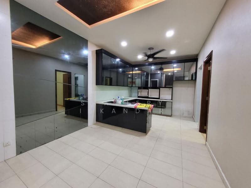 3.5-storey Terraced House for Sale in Duta Suria (Ampang) - Shaziery Iskandar - Kitchen - PropertyGuru.com.my