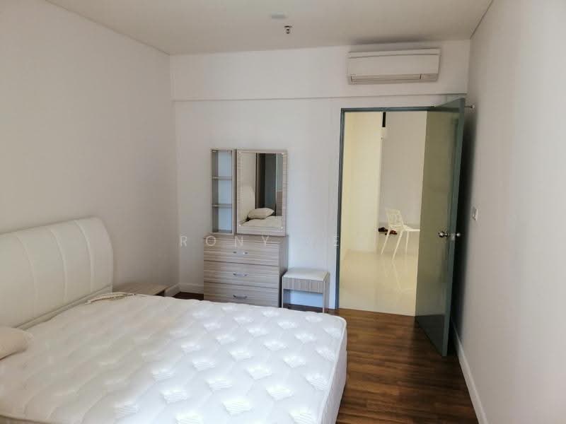 Kediaman Servis untuk Dijual di Mercu Summer Suites - Rony Yeo - Bedroom - PropertyGuru.com.my