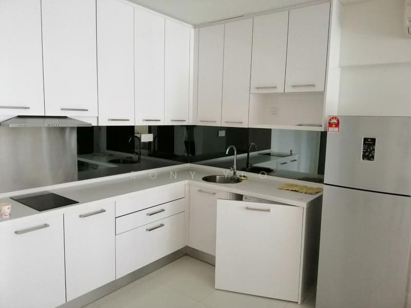 Kediaman Servis untuk Dijual di Mercu Summer Suites - Rony Yeo - Kitchen - PropertyGuru.com.my