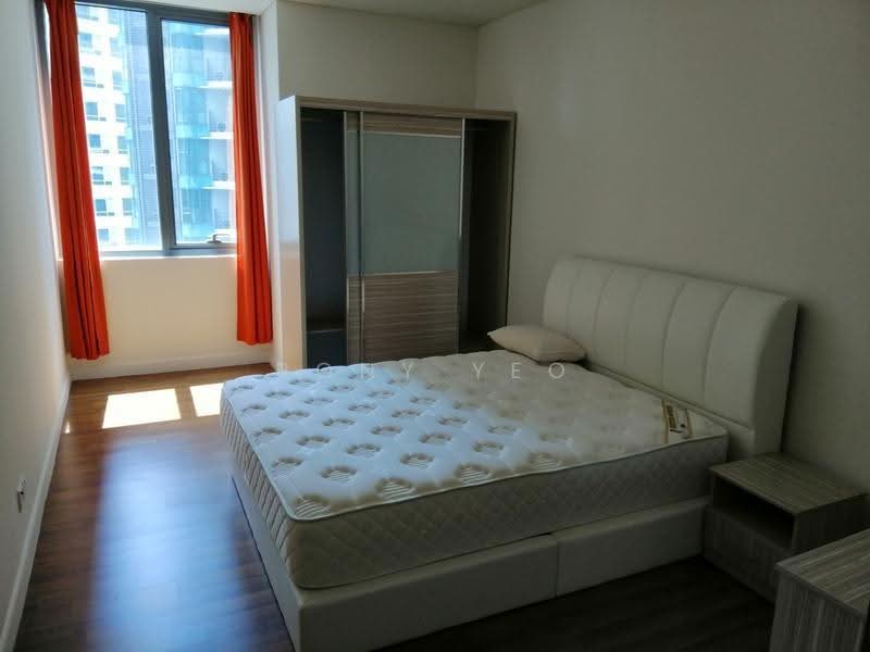 Kediaman Servis untuk Dijual di Mercu Summer Suites - Rony Yeo - Bedroom - PropertyGuru.com.my