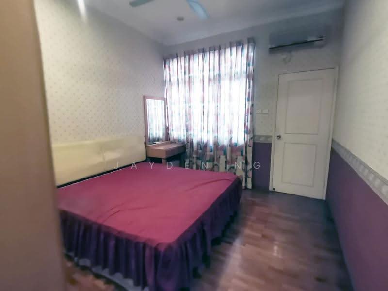 Rumah Teres 2-Tingkat untuk Dijual di Taman Perling (Perling) - Jayden Ng - Bedroom - PropertyGuru.com.my