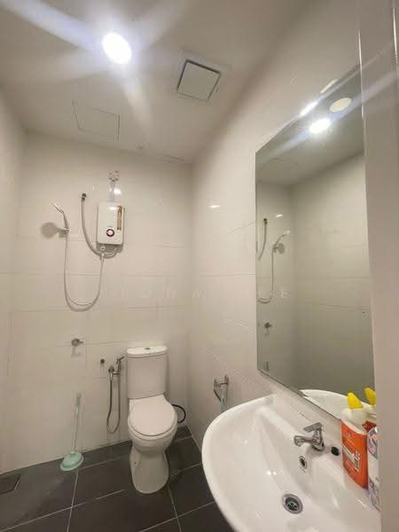 Condominium for Rent at The Parque Residences - Fiona Lee - Bathroom - PropertyGuru.com.my