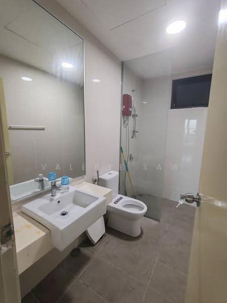 Kediaman Servis untuk Disewa di Southkey Mosaic - Valerie Saw - Bathroom - PropertyGuru.com.my