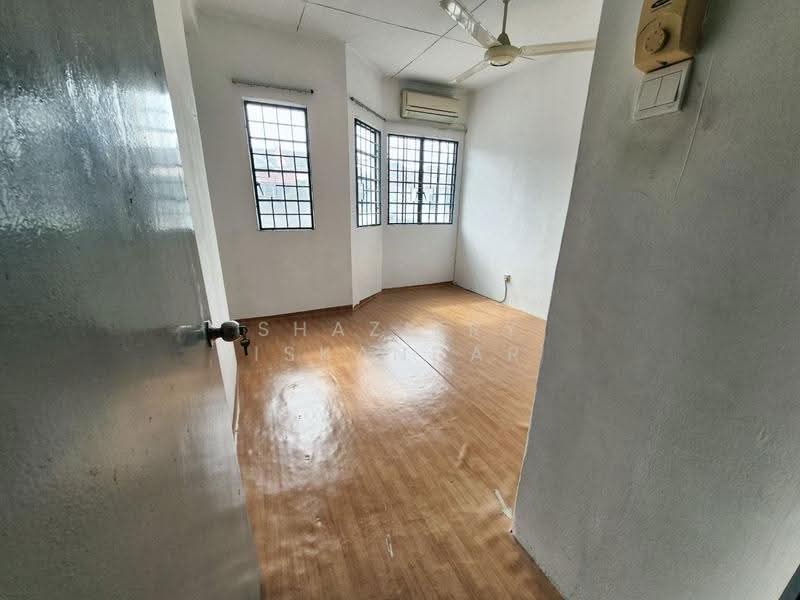 2-storey Terraced House for Sale in Taman Industri Bolton (Batu Caves) - Shaziery Iskandar - PropertyGuru.com.my