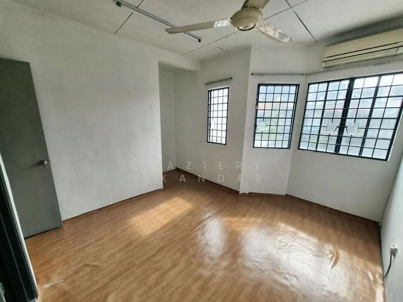 2-storey Terraced House for Sale in Taman Industri Bolton (Batu Caves) - Shaziery Iskandar - PropertyGuru.com.my