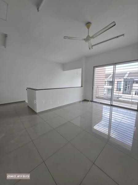 3-storey Terraced House for Sale in Bandar Botanic (Klang) - Rylin Tan - Living Room - PropertyGuru.com.my