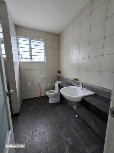 3-storey Terraced House for Sale in Bandar Botanic (Klang) - Rylin Tan - Bathroom - PropertyGuru.com.my