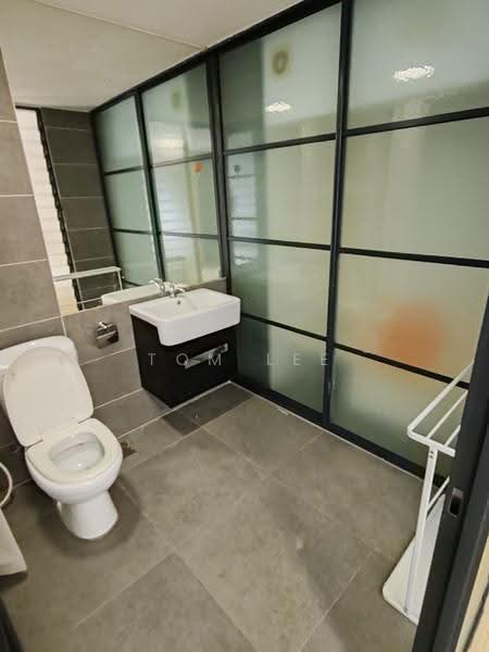 Kondominium untuk Disewa di Empire Damansara (Empire SOHO 2) - Tom Lee - Bathroom - PropertyGuru.com.my